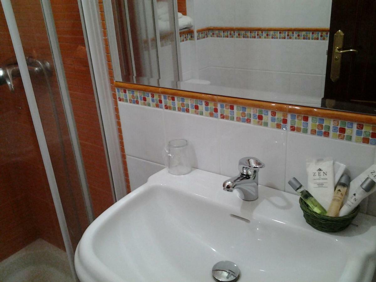 Casa Alpargateiro Vendégház Os Peares Kültér fotó
